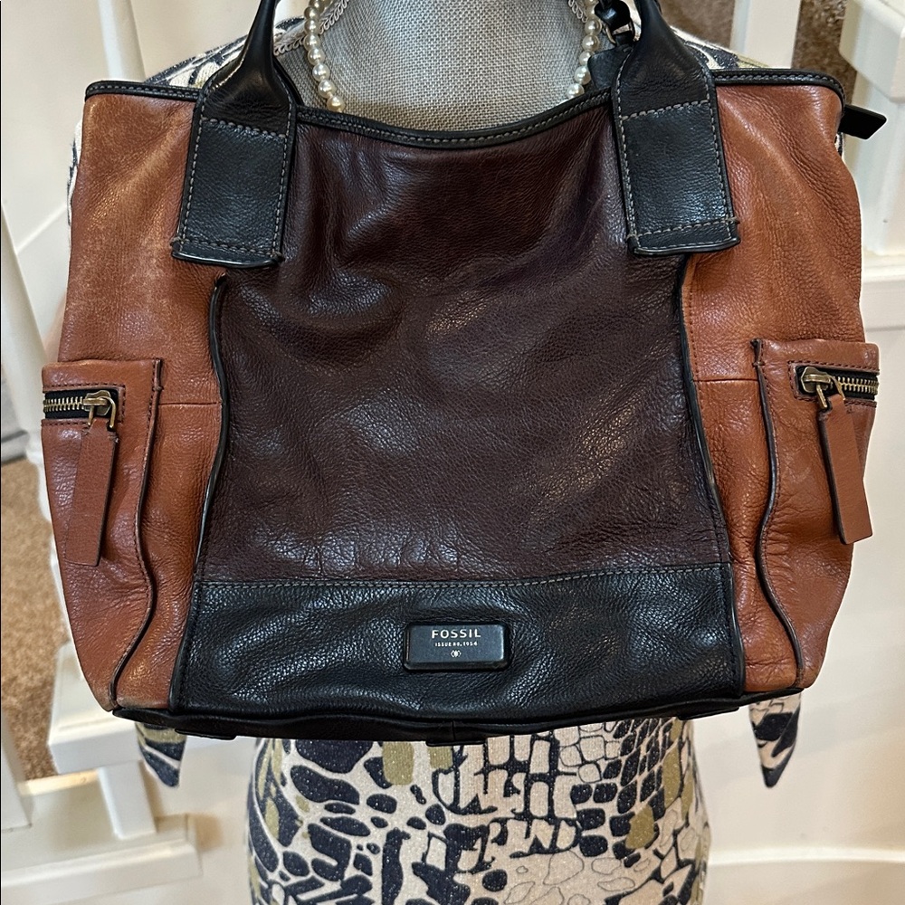 Tri leather fossil handbag